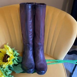 MJUS knee boots
